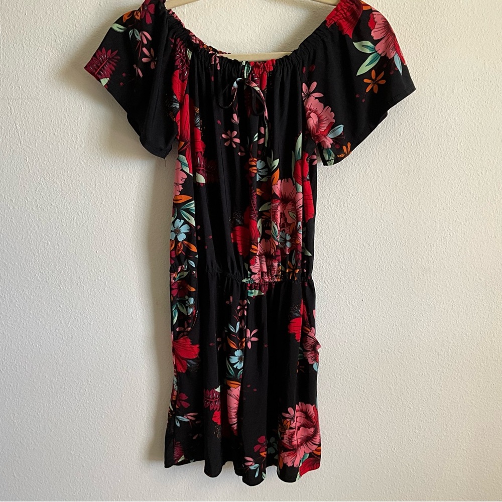 Floral Scoop neck romper Small